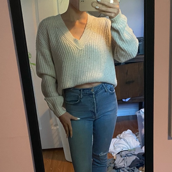 Gentle fawn sweater - Picture 7 of 10